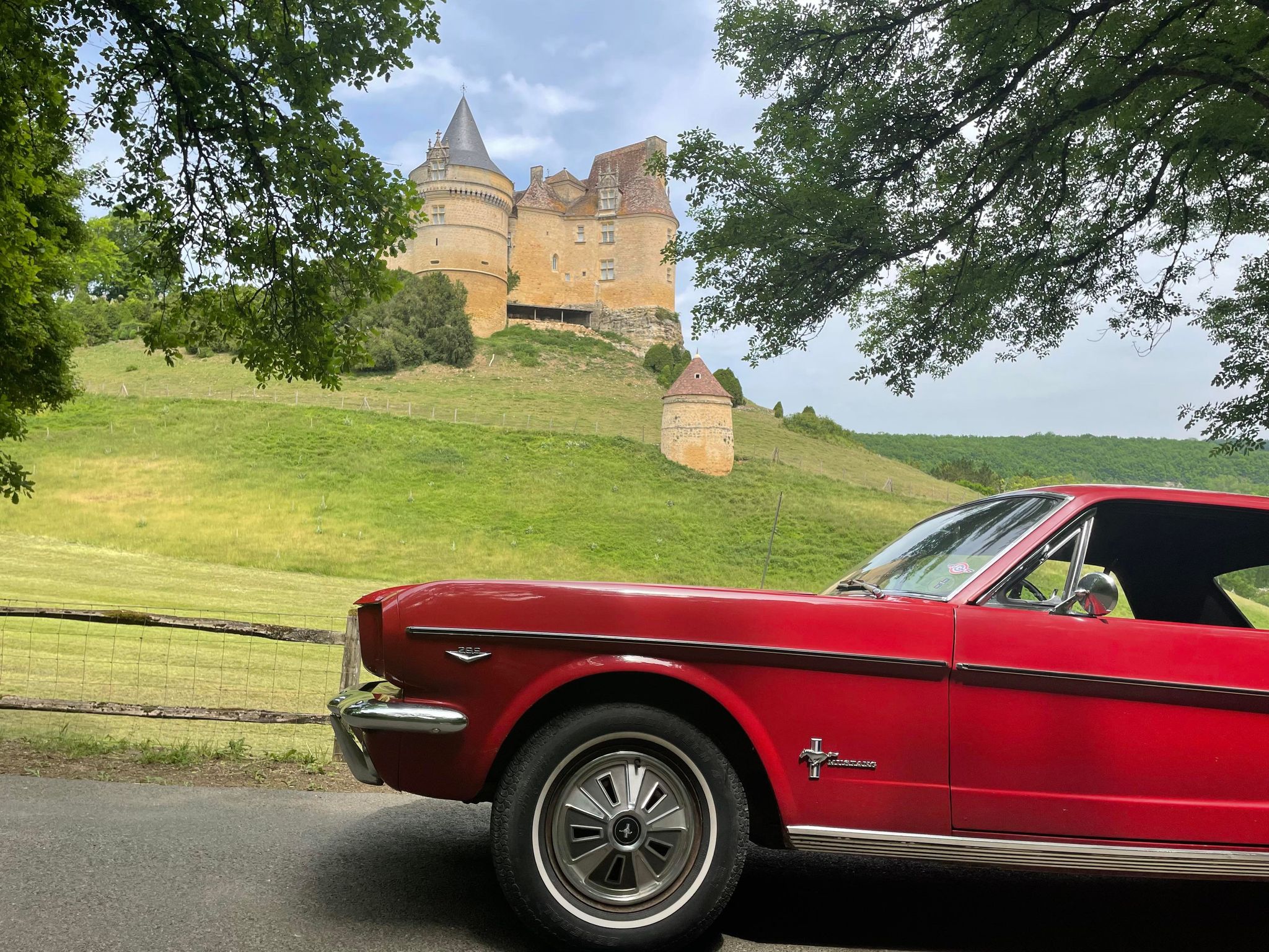 Louez une Peugeot 404