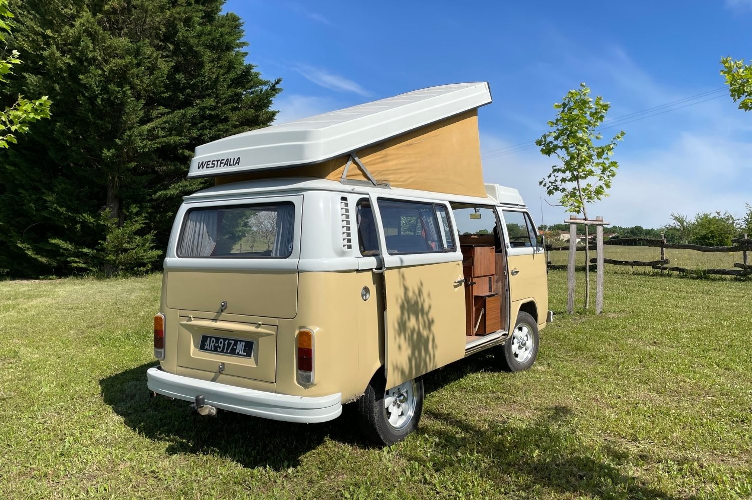 Louez une Combi Valkswagen année 70